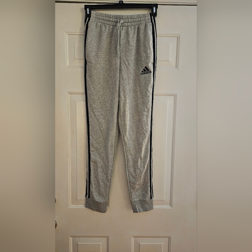 Men's Adidas Sportswear Joggers. Size small. NWT